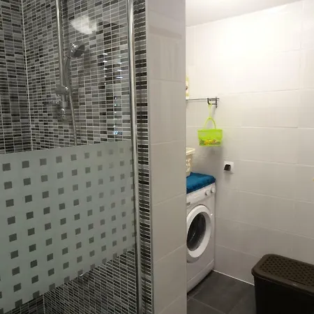 Lusyhouse Semesterbostad Pula