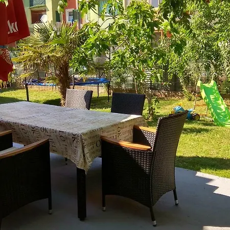 Semesterbostad Lusyhouse *