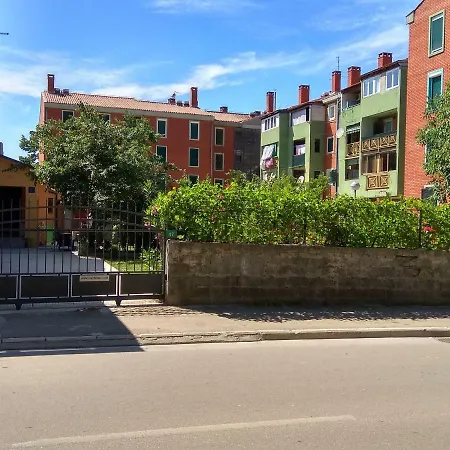 Lusyhouse Dom wakacyjny Pula