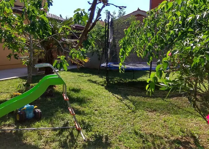 Будинок відпочинку Lusyhouse